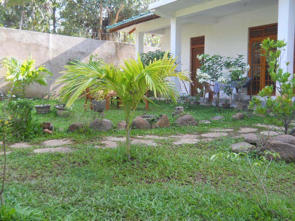 Sunset Tourist Home Polonnaruwa Exterior photo