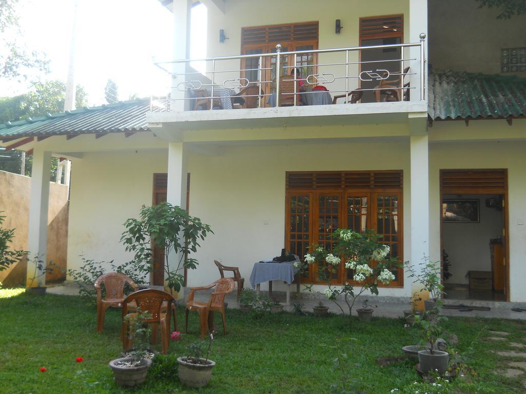 Sunset Tourist Home Polonnaruwa Exterior photo